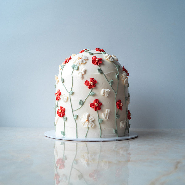 Vegane Torte Dome Cake mit Blumen