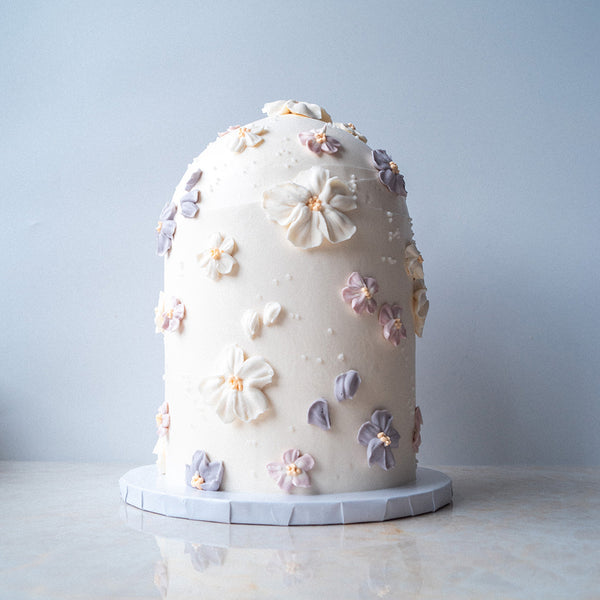 Veganer Dome Cake mit Blumen