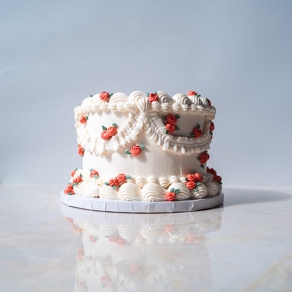 Veganer Vintage Cake mit Rosen