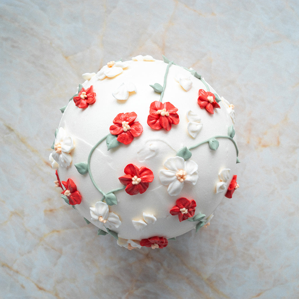 Vegane Dome Cake Torte mit Blumen 