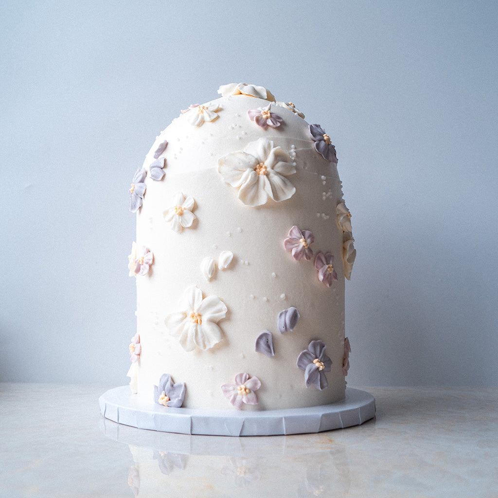 Veganer Dome Cake mit Blumen