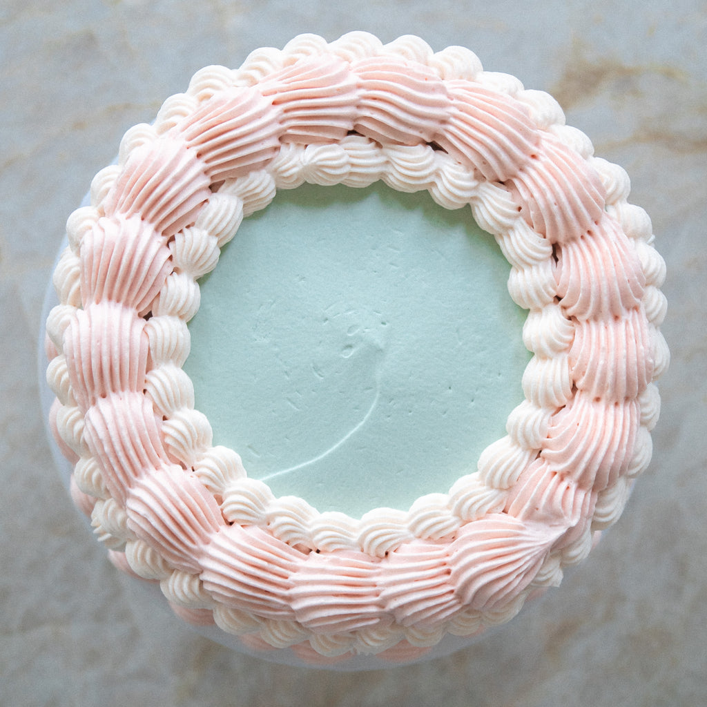 Veganer Vintage Cake in mint-rosa