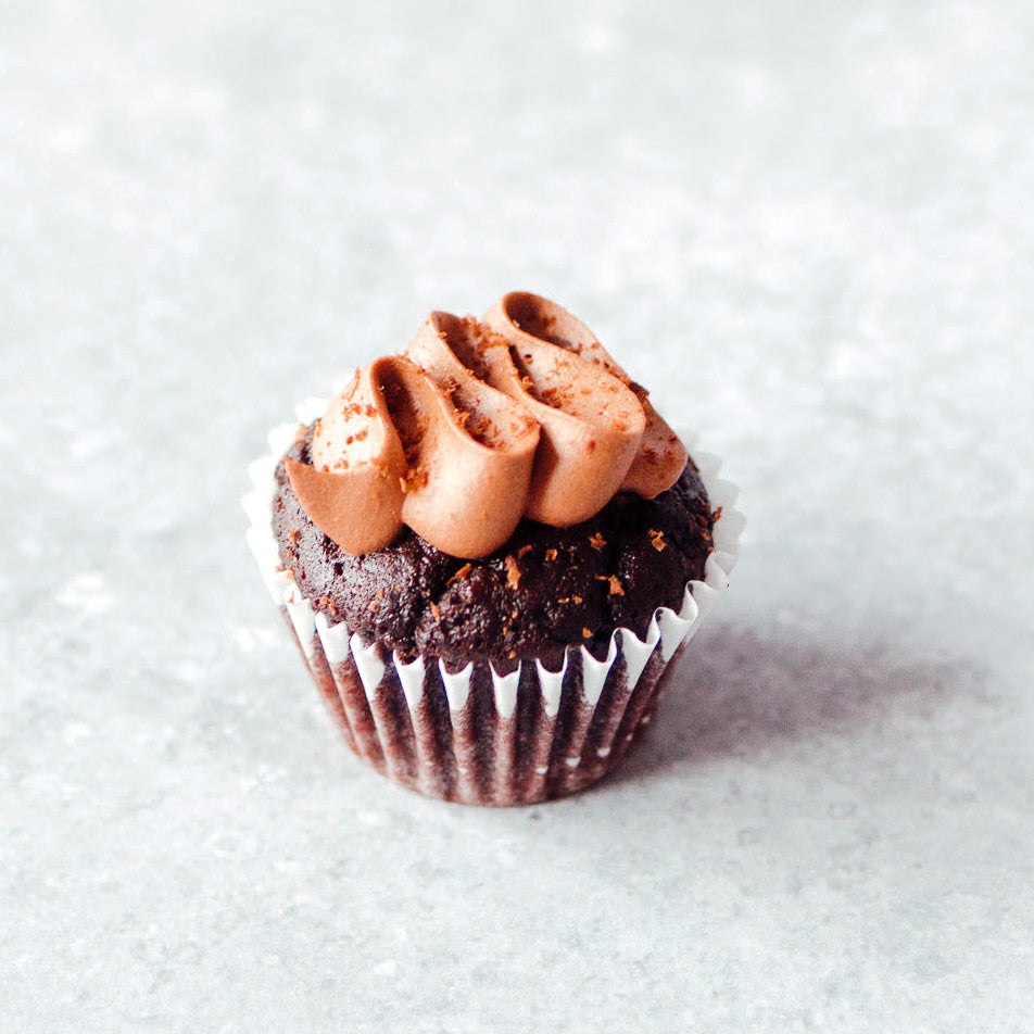 Vegane Mini-Cupcakes in 12er oder 24er Boxen • plants.food.mind Vegane Mini-Cupcakes in 12er oder 24er Boxen • plants.food.mind